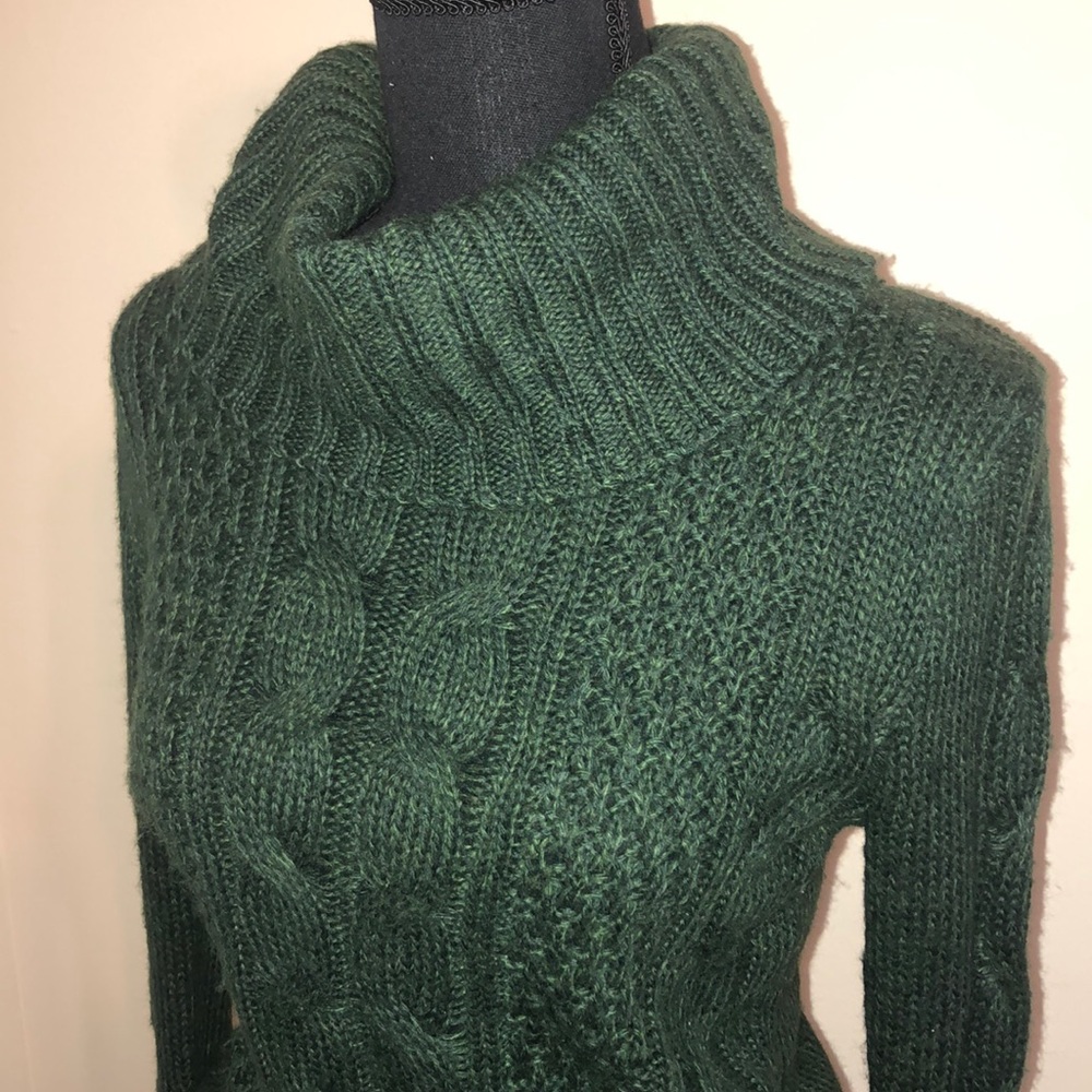 NWOT Knitted Sweater Size Small